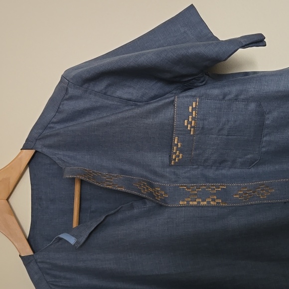 Authentic African Short-Sleeve Tunic - Picture 2 of 2